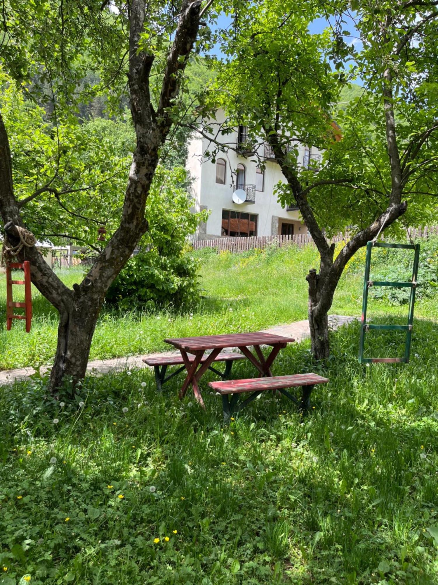 Hotel Ioska'S House Mestia Exteriér fotografie