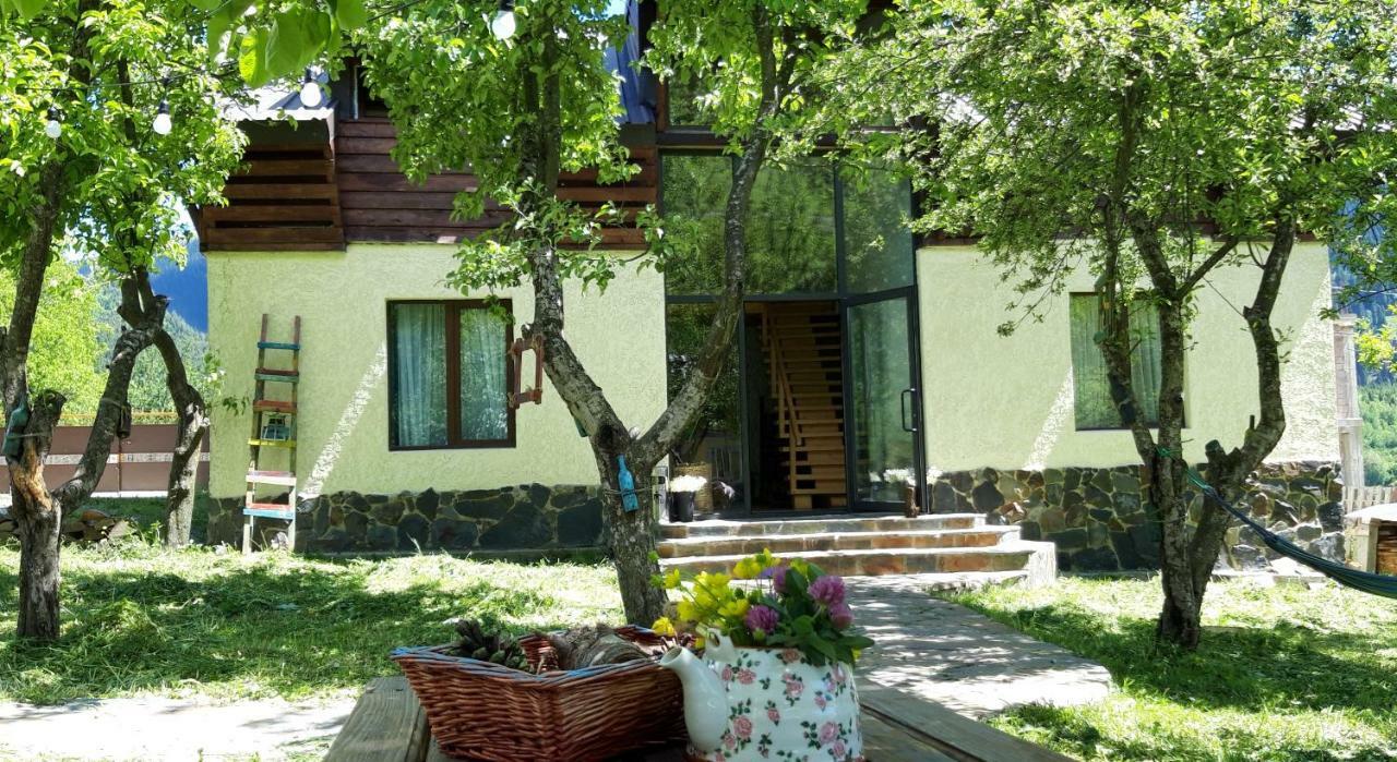 Hotel Ioska'S House Mestia Exteriér fotografie